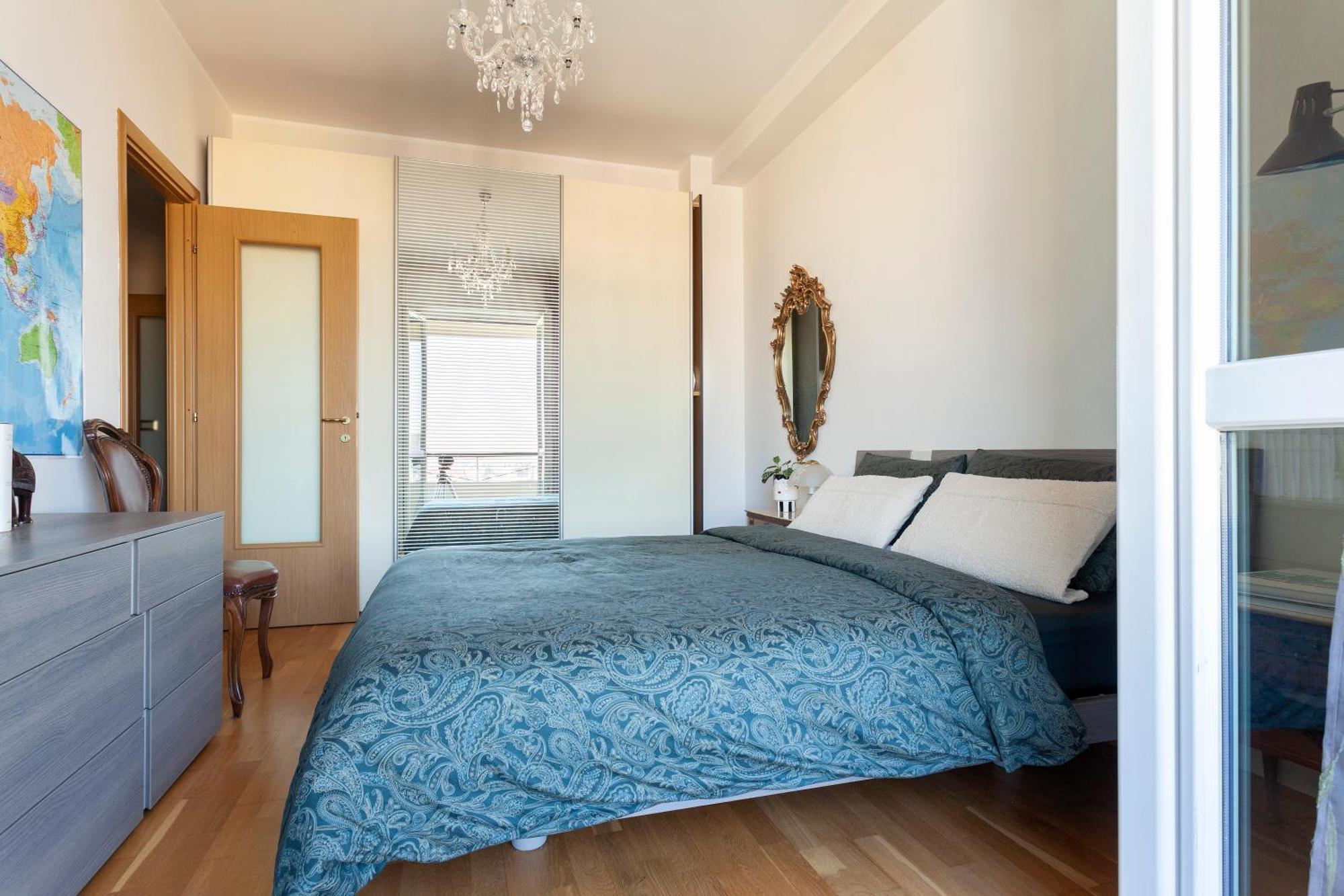 Two Spacious Bedrooms 1 Minute To Metro Stop Apartment Mailand