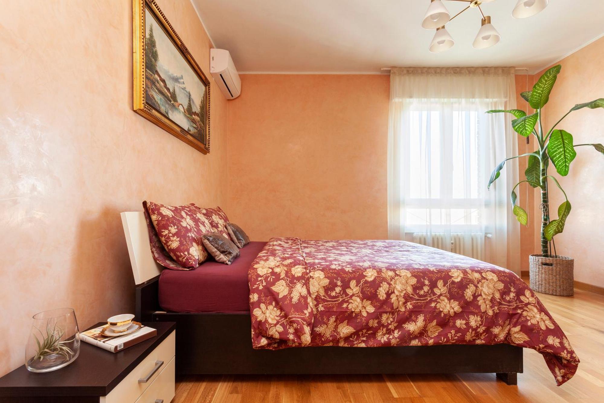 Two Spacious Bedrooms 1 Minute To Metro Stop Milano