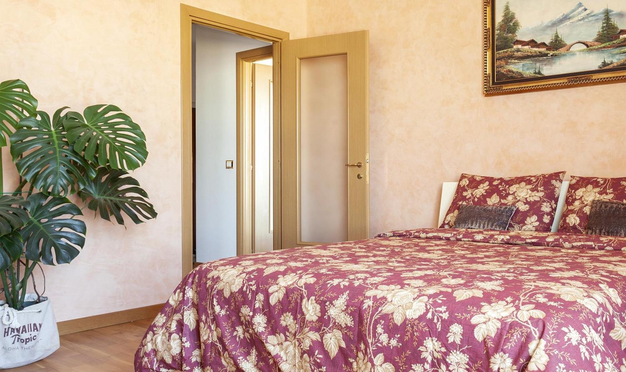 Two Spacious Bedrooms 1 Minute To Metro Stop Appartamento *